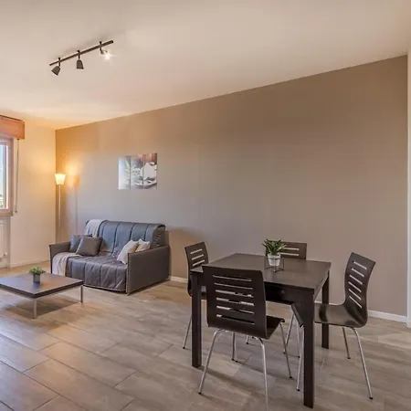 アパート The Purple House Between And The Ferrari Museum *