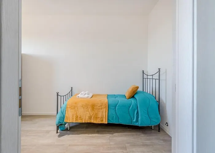 The Purple House Between And The Ferrari Museum Appartement