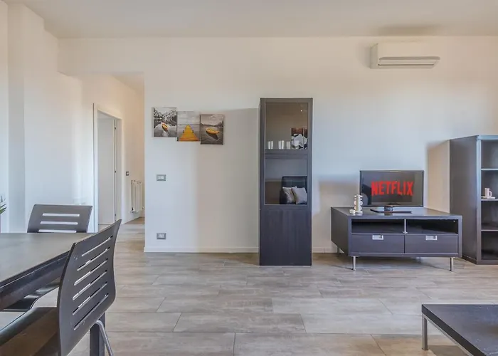 The Purple House Between And The Ferrari Museum Appartement Modena