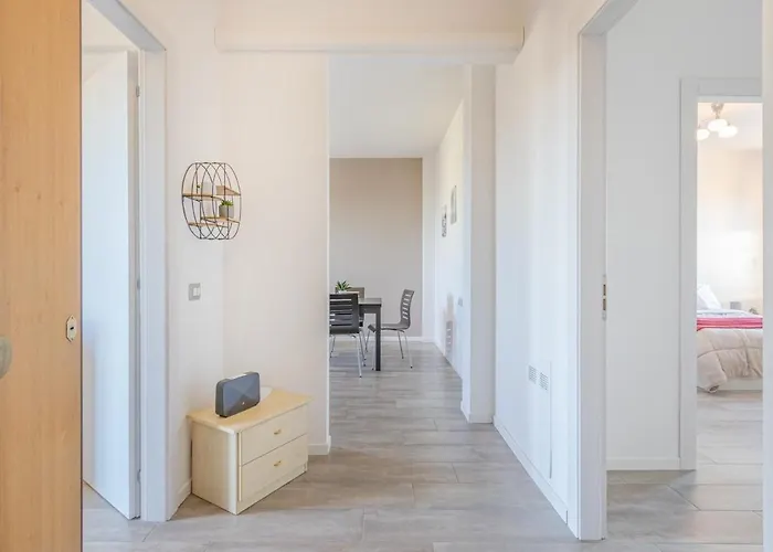 アパート The Purple House Between And The Ferrari Museum *