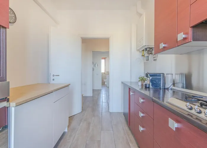 The Purple House Between And The Ferrari Museum アパート