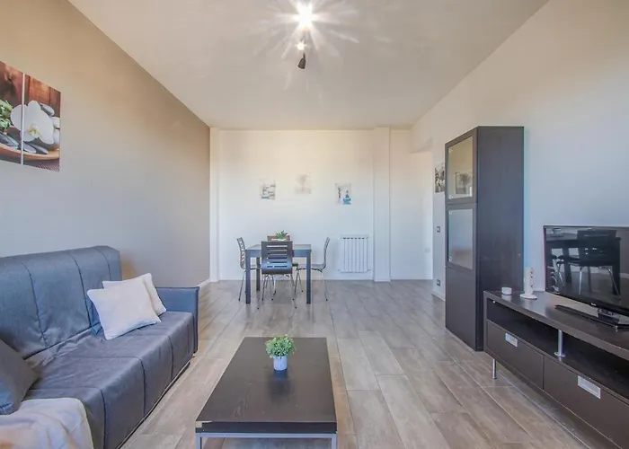 The Purple House Between And The Ferrari Museum モデナ